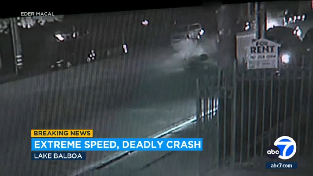 Lake Balboa crash caught on video: 1 killed, 1 injured in collision between motorcycle, SUV - KABC-TV