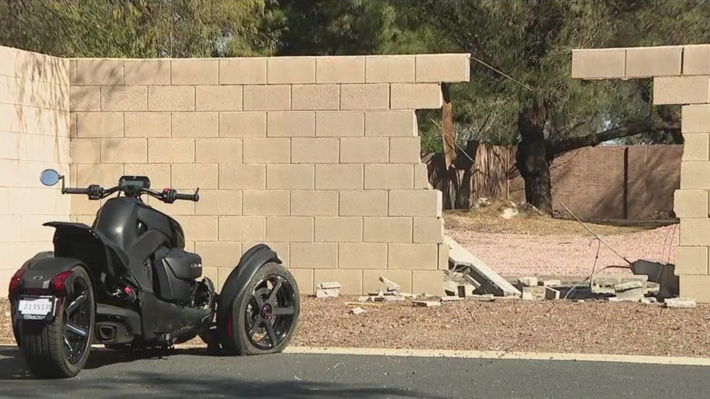 Motorcycle crash in Phoenix turns deadly - FOX 10 News Phoenix