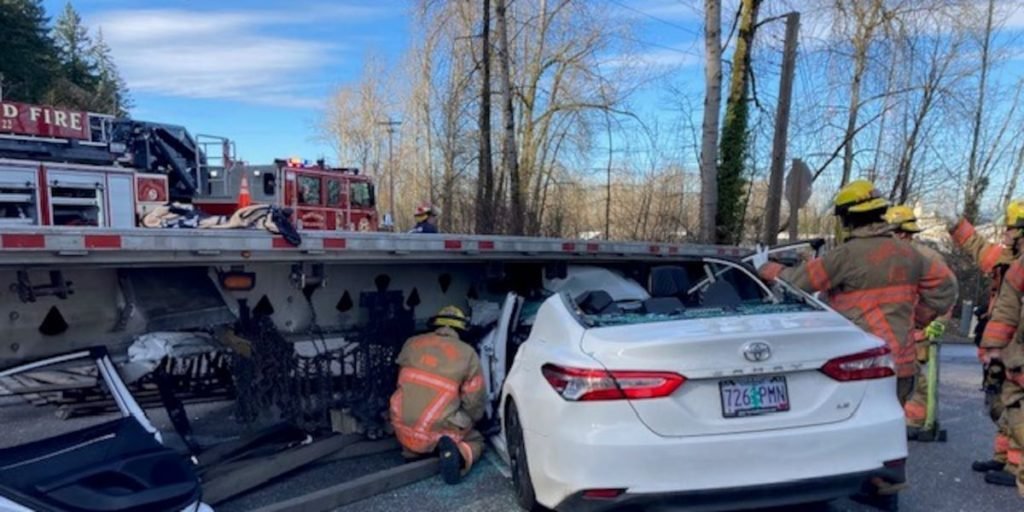 Crash between car, semi-truck hurts 1, closes Hwy 30 lanes in NW Portland - Fox 12 Oregon