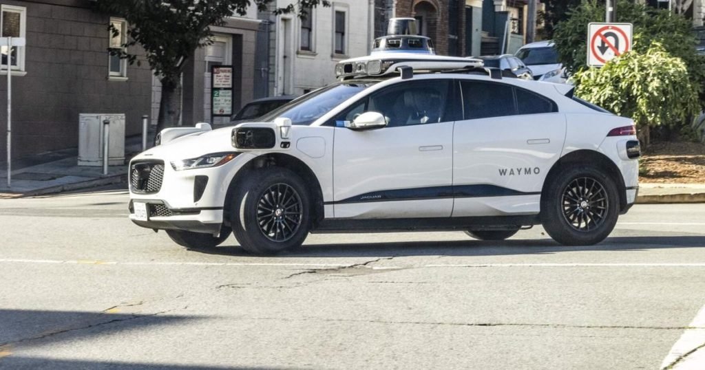 Waymo autonomous vehicle hits bicyclist in San Francisco | Technology | sfexaminer.com - San Francisco Examiner