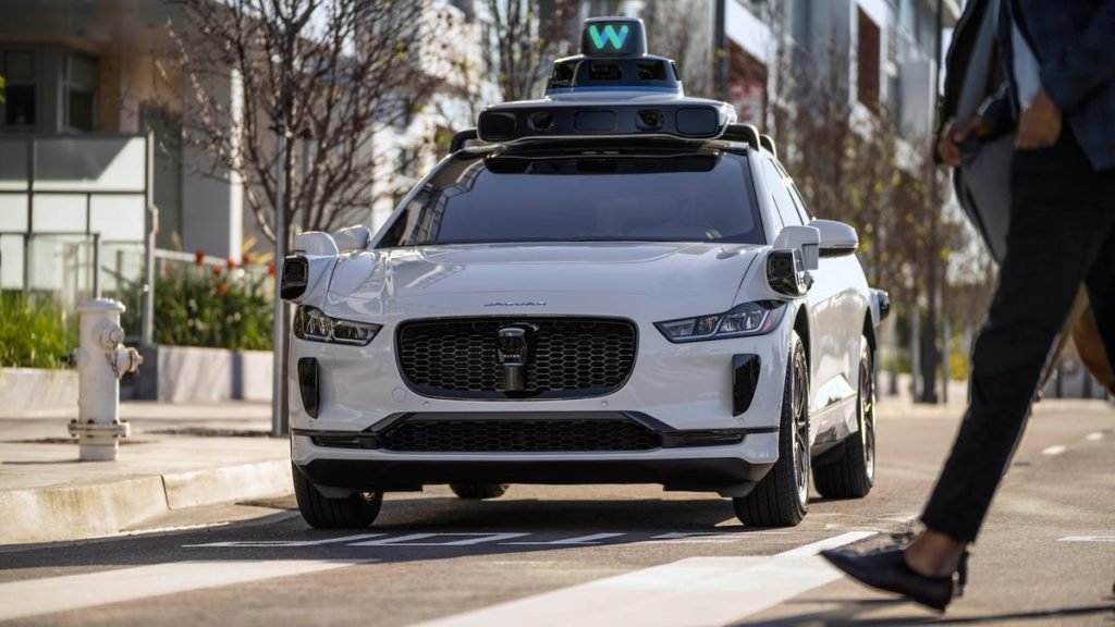 Google Waymo driverless car doesn't see cyclist hit in San Francisco - Quartz