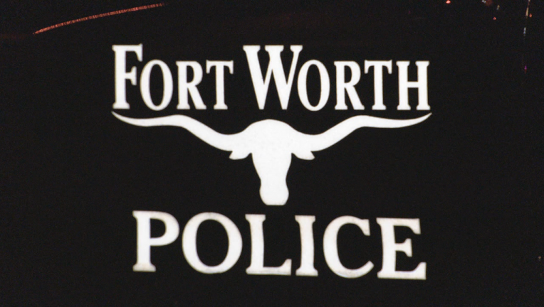 Man fatally struck while waiting for tow truck after crash in Fort Worth - FOX 4 News Dallas-Fort Worth
