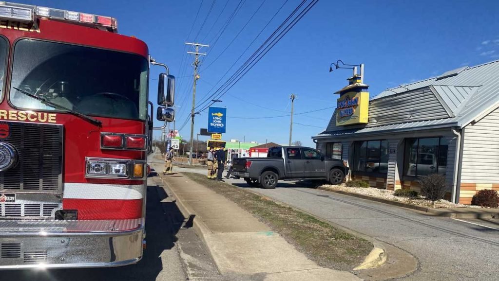 South Carolina: Truck hits Long John Silver's restaurant - WYFF4 Greenville