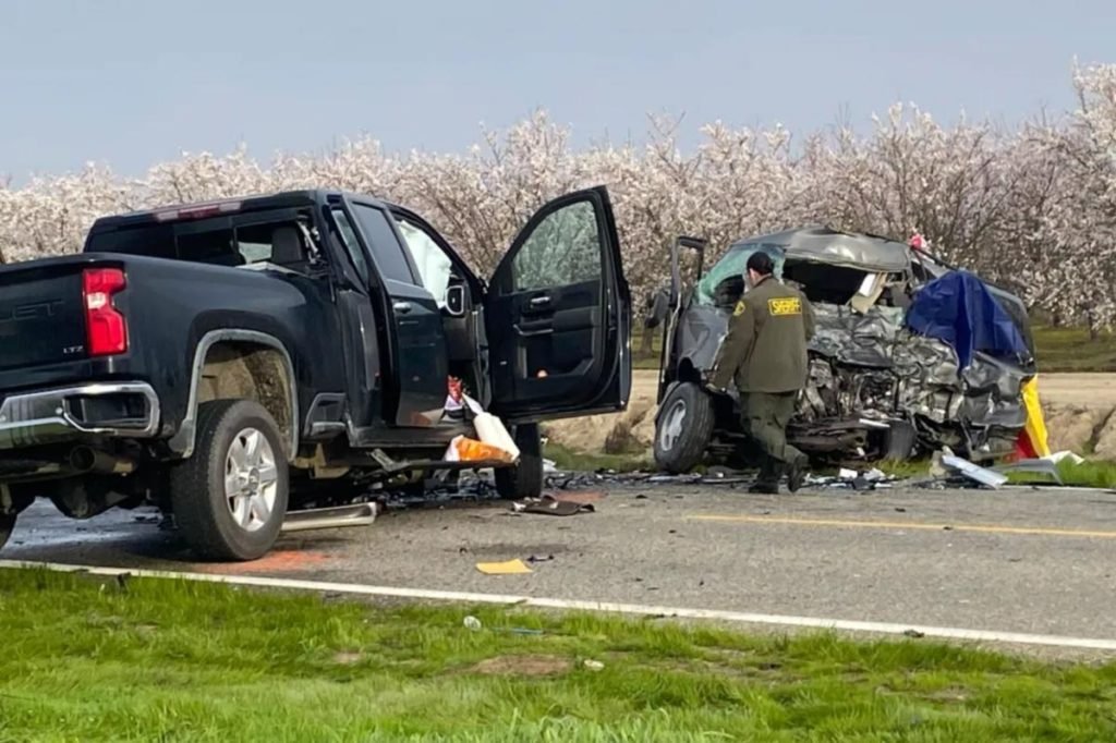 7 farmworkers in van, 1 pickup driver killed in head-on crash in California farming region - New York Post