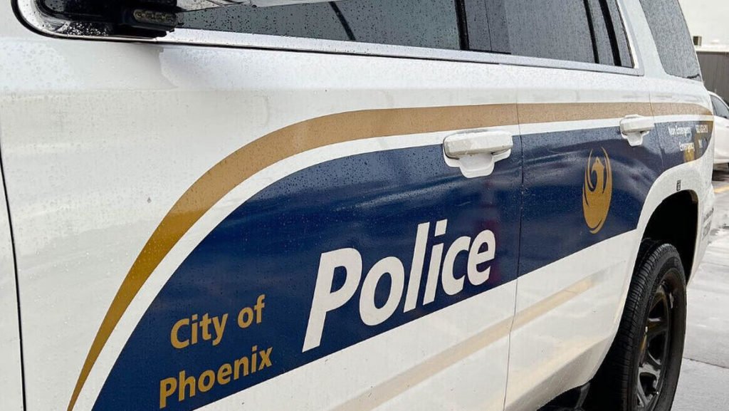 Woman dies after crashing motorcycle into wall in south Phoenix - KTAR.com