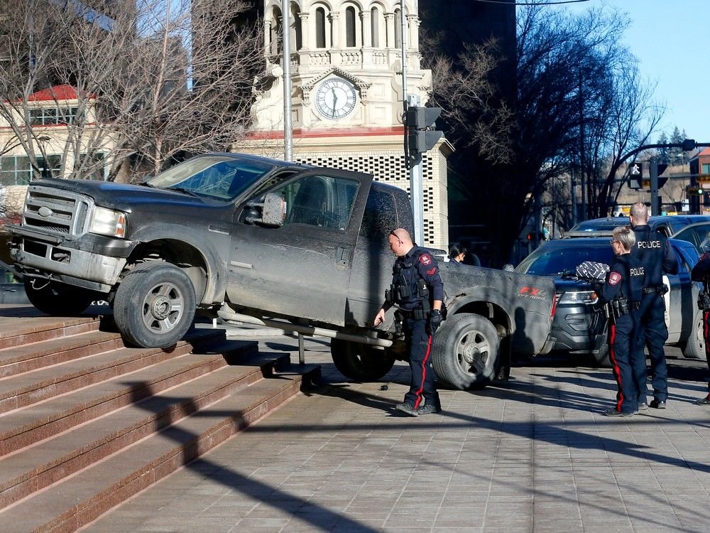 Two arrested after high-speed chase across Calgary involving pick-up truck - Calgary Herald
