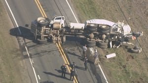 Concrete truck flips on Huntersville road - Yahoo! Voices