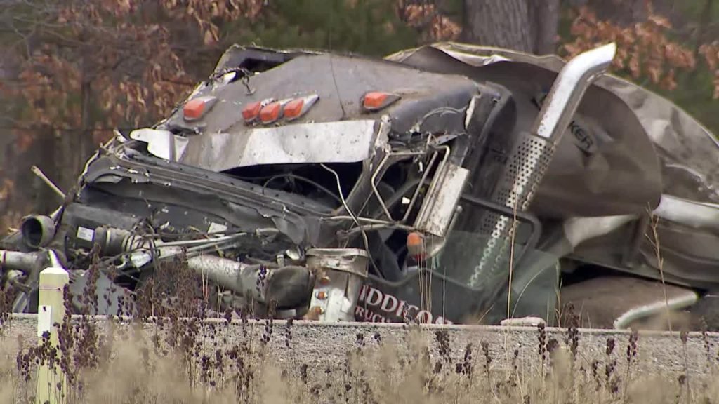 Wisconsin crash: 9 dead after semi-truck hits van - FOX 9 Minneapolis-St. Paul