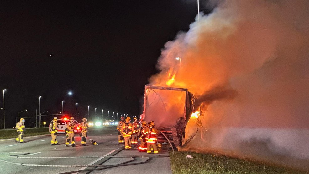 Southbound I-95 lanes in Martin County closed due to box truck fire - WPEC