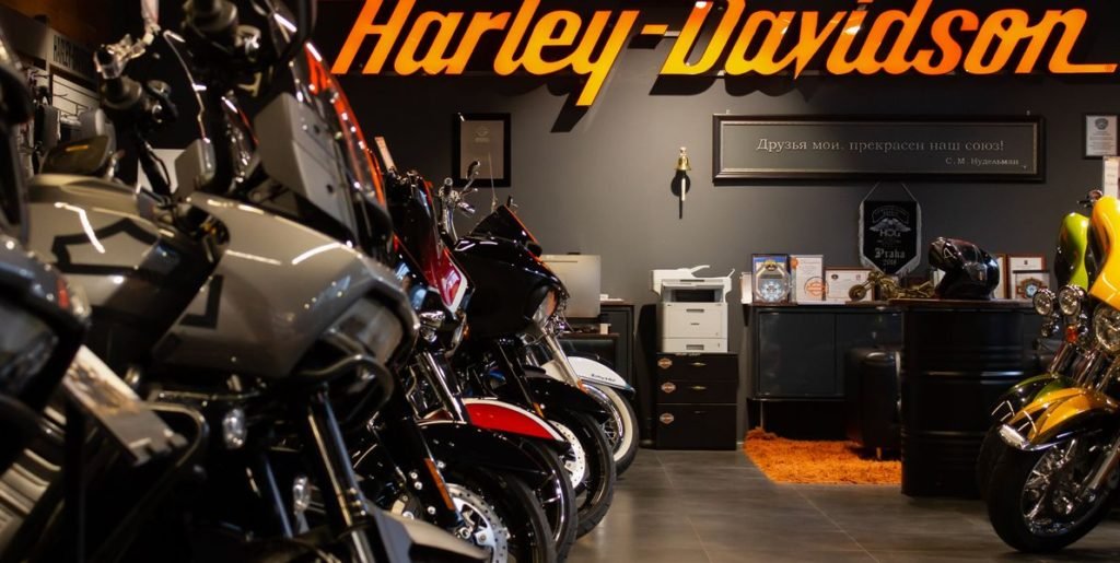 Man Dies After Motorcycle Test Drive Goes Wrong At Harley-Davidson Dealership - Yahoo! Voices