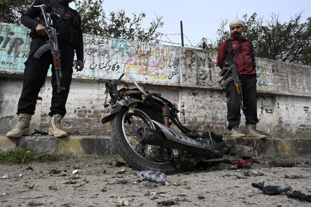 2 killed as a motorcycle loaded with explosives detonates in the Pakistani city of Peshawar - Yahoo! Voices