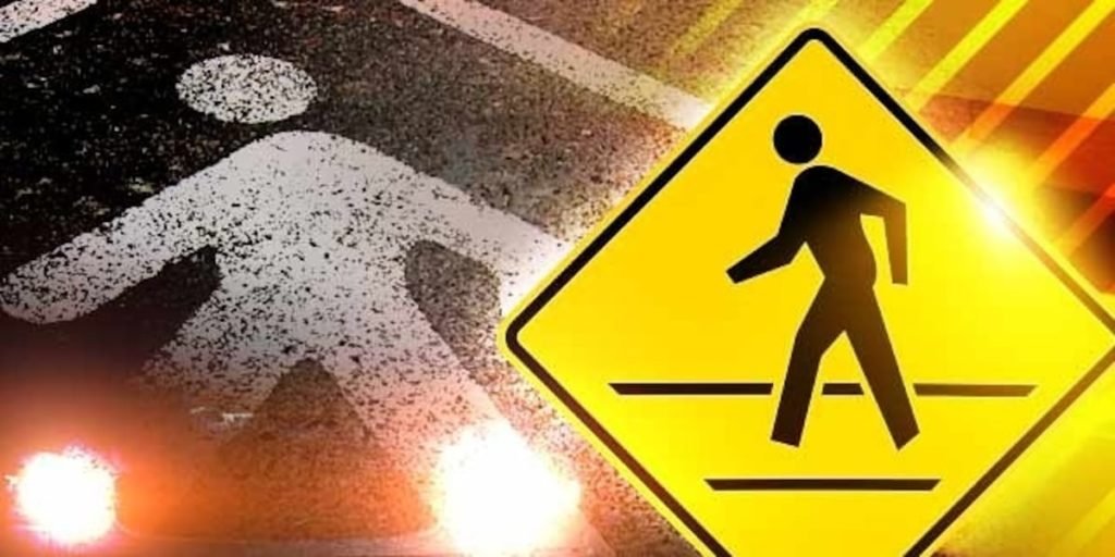 Pedestrian hit by truck, killed on Highway 18 in Hinds County - WLBT