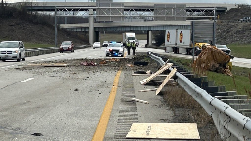 Semi-truck loses part of load on major interstate - WKBN.com