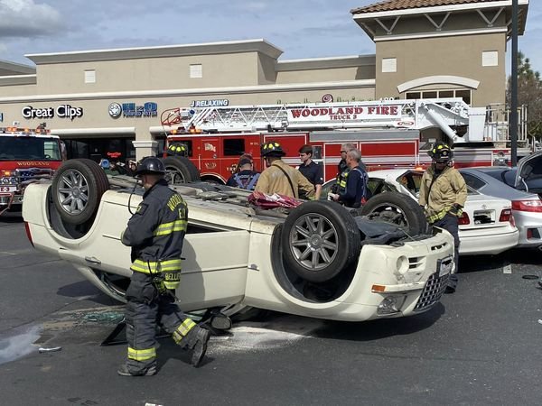 Multi-vehicle crash in Woodland grocery store parking lot causes overturn, avoid area - KTXL FOX 40 Sacramento