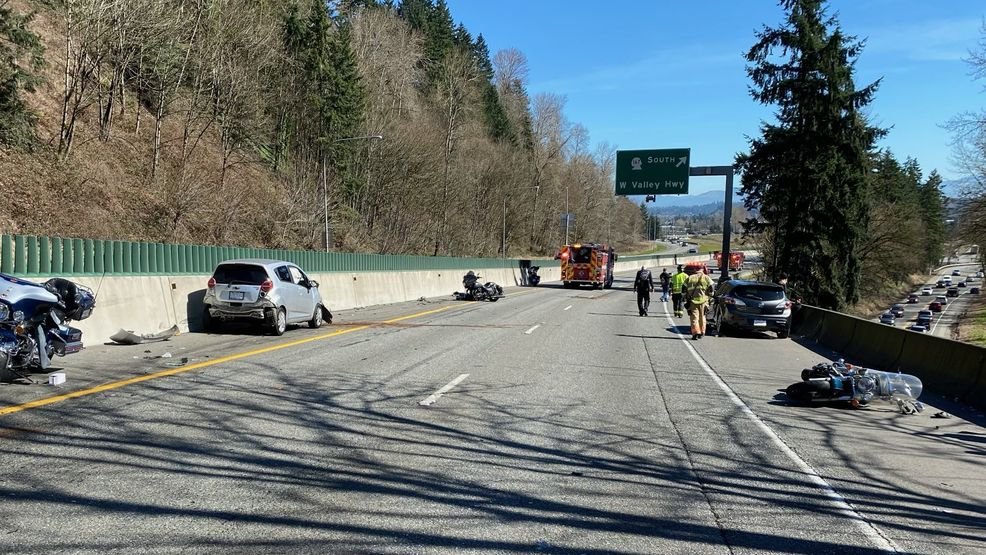2 airlifted after multi-car and motorcycle crash near Auburn - KOMO News
