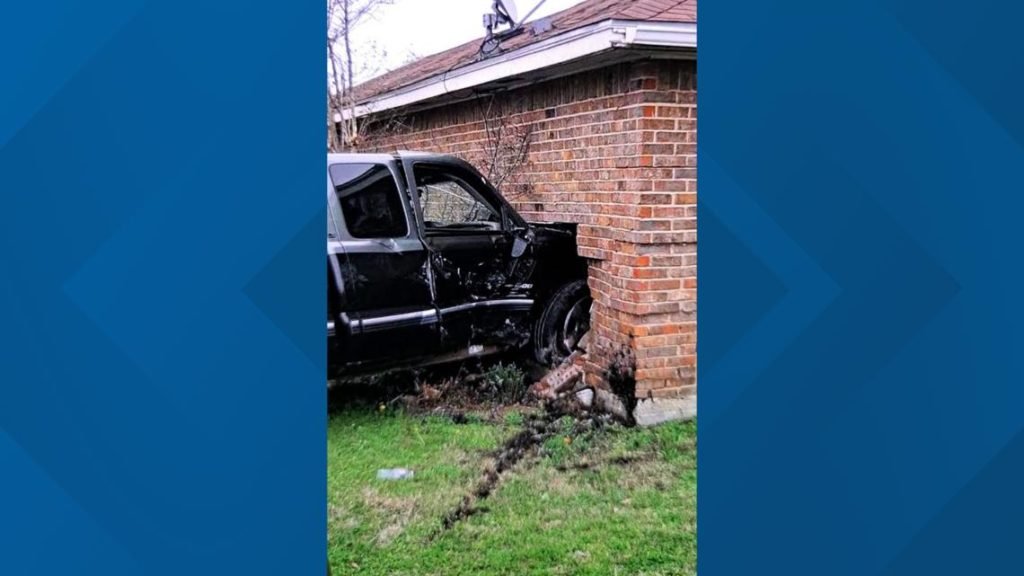 'There's no way, no hope:' Mesquite family distraught after truck crashes into their home - WFAA.com