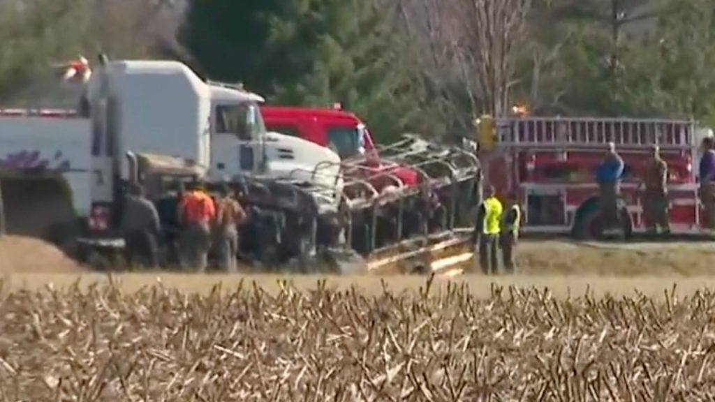 3 children, 2 adults dead after school bus and semi-truck collide in Illinois: Police - ABC News