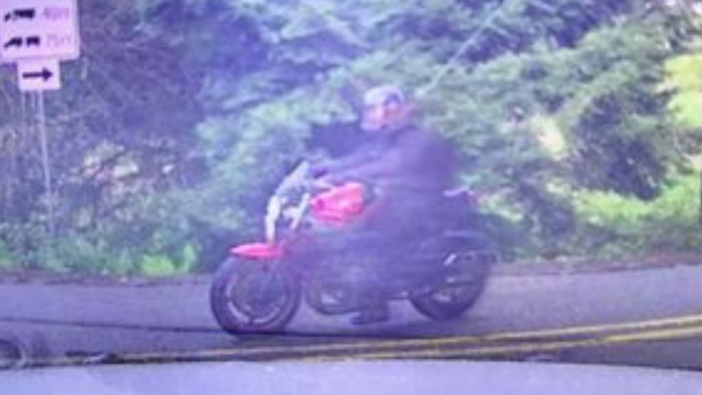 Motorcycle driver sought for nearly hitting deputy at 100 mph in Coos County - KOIN.com