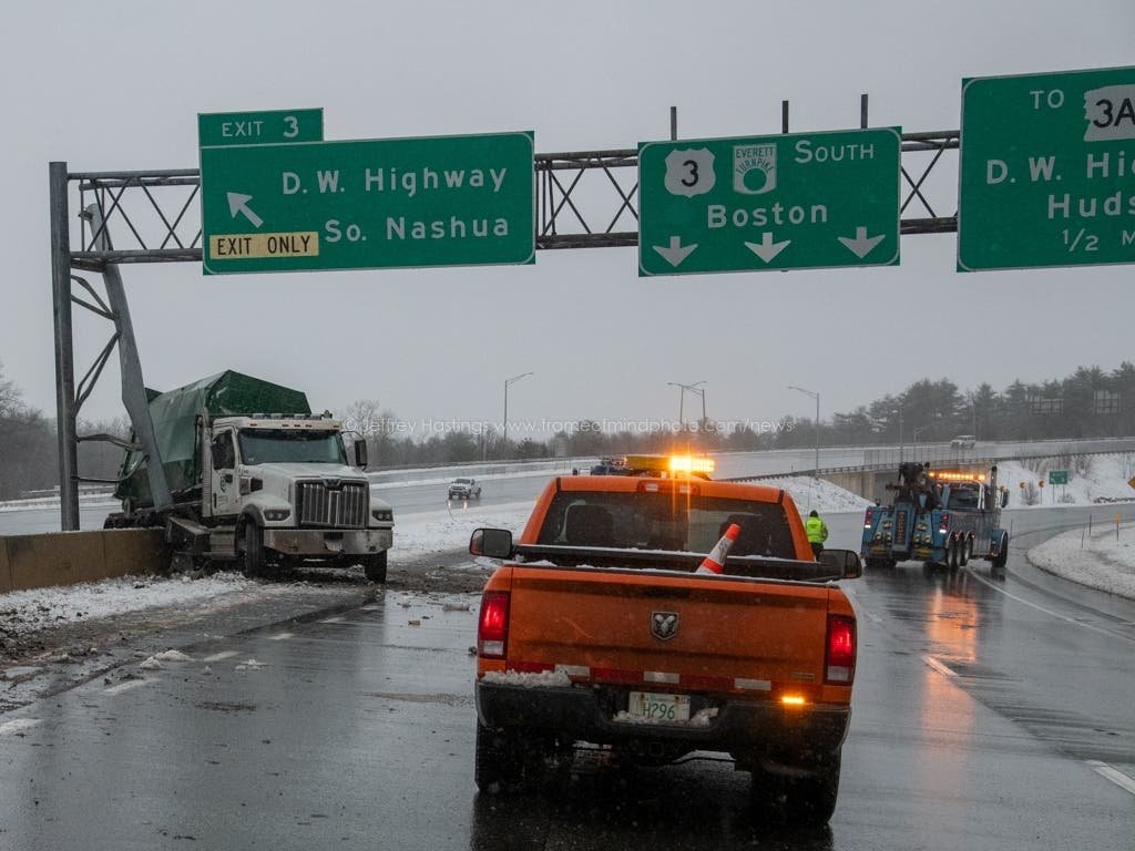 Truck Heavily Damages Overhead Sign On Everett Turnpike, Closing Road - Patch