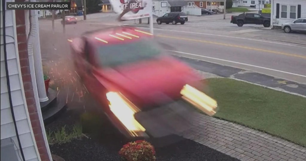 Wild video shows truck nearly hitting Bellingham ice cream shop: "Tragedy was avoided here" - CBS Boston