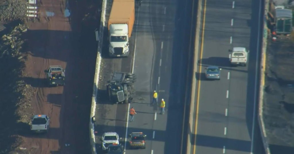 Overturned dump truck closes southbound lanes of I-476 near Quakertown - CBS Philly