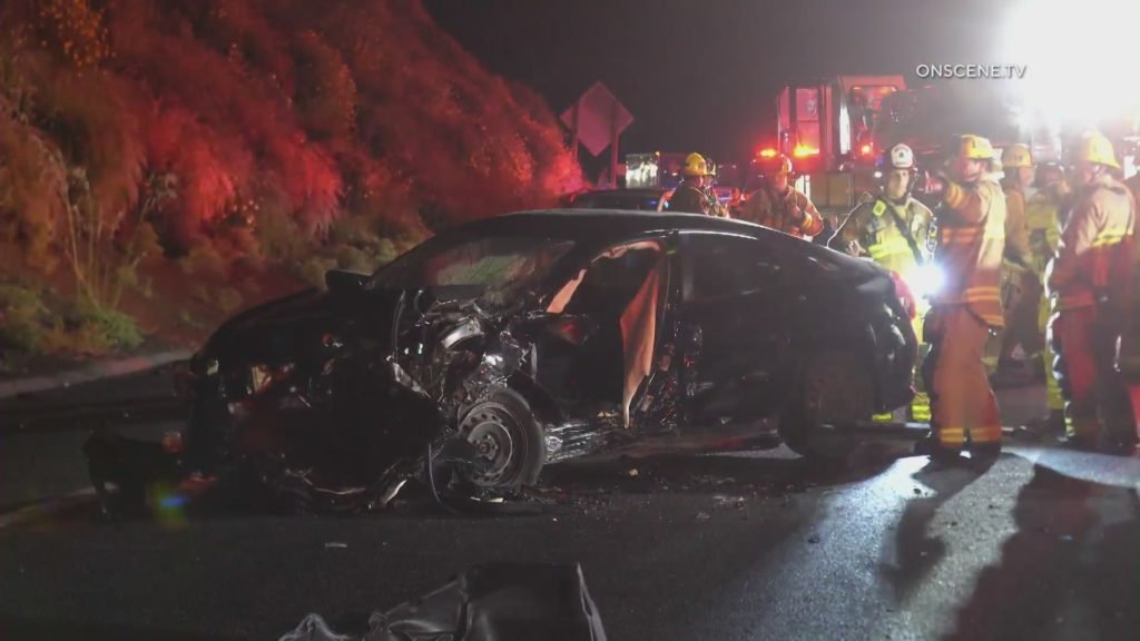 Apparent wrong-way driver causes 11-car pileup on 101 Freeway near Camarillo; more than 15 injured - KTLA Los Angeles