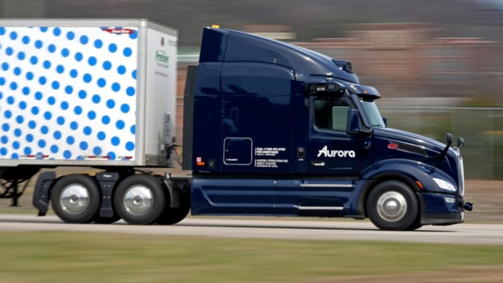 Driverless Trucks Set to Hit US Highways - VOA Learning English