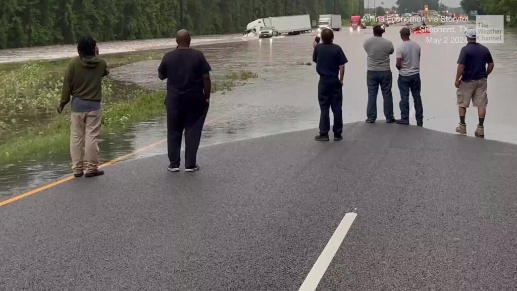 Truck Driver Scrambles To Escape Texas Flooding - Videos from The Weather Channel - The Weather Channel