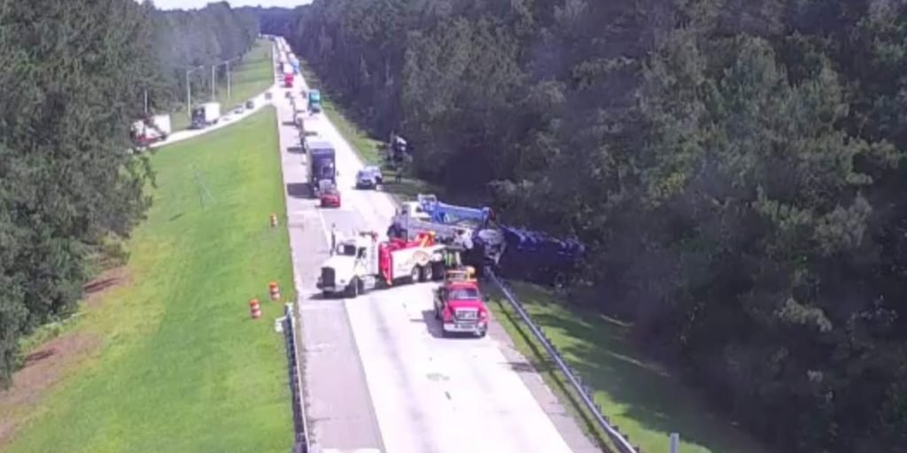 Mack truck driver dies in early morning I-95 crash in Colleton Co. - Live 5 News WCSC