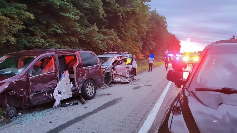 Deputies: Semi-truck driver killed in I-94 crash near Galesburg - Yahoo! Voices