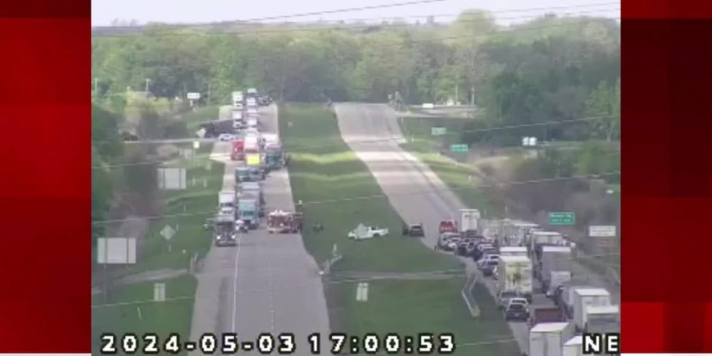 One killed in semi vs. pickup truck crash on U.S. 24 - 21 Alive News