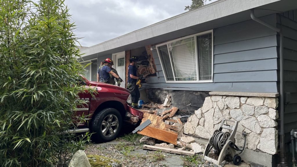 PHOTOS: Truck crashes into Edmonds home – KIRO 7 News Seattle - KIRO Seattle