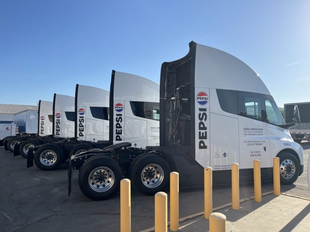 PepsiCo shares photo of freshly delivered Tesla Semi truck units - TESLARATI