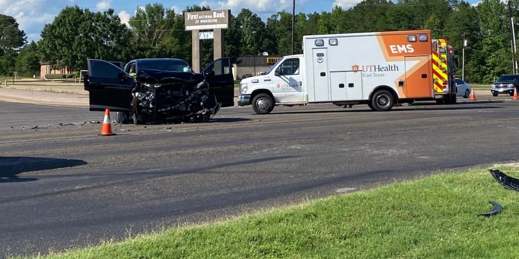 4 taken to hospital after motorcycle wreck in Tyler - KLTV