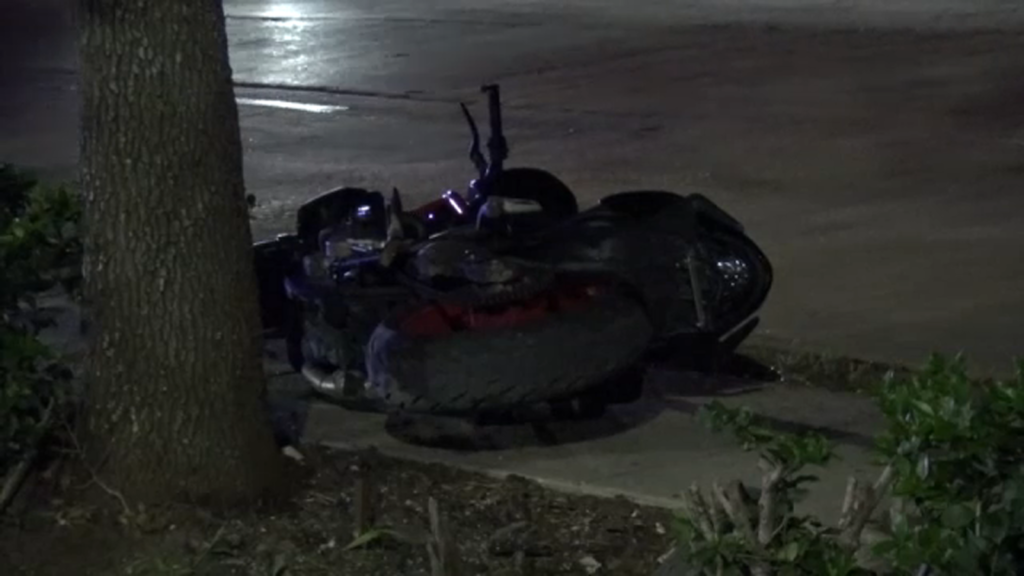Motorcyclist dead after crashing into guardrail on I-45 Gulf Freeway, HPD says - KTRK-TV
