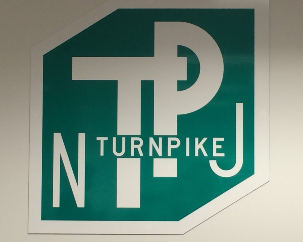 Man killed when pickup truck overturns on N.J. Turnpike - NJ.com