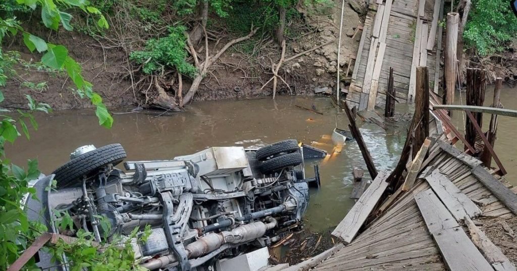BRIDGE COLLAPSE: Truck Plunges Into Osage River, With Two People Inside - Lake Expo