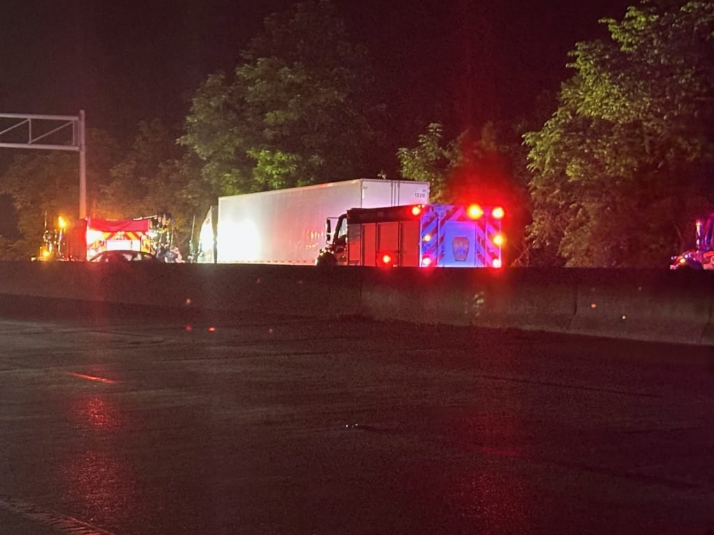 Box truck hits wall on I-64, lane closed - WOWK 13 News