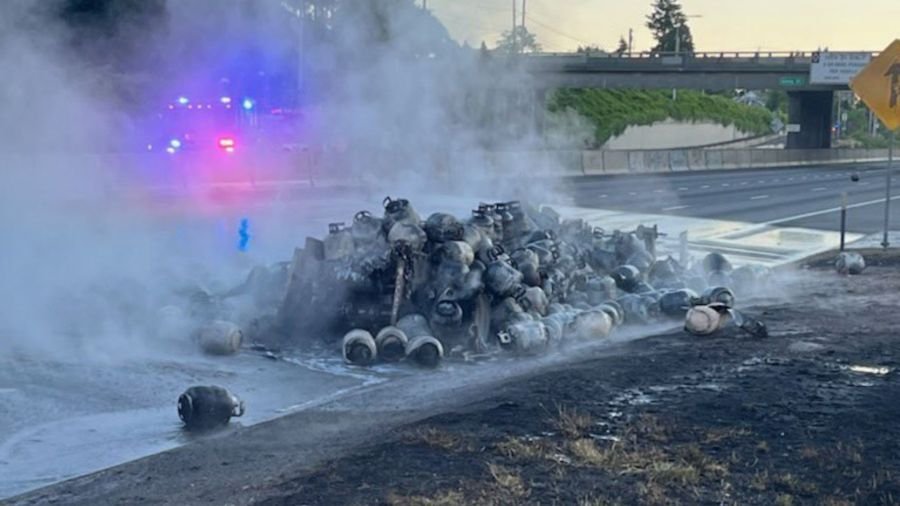 Authorities locate propane truck driver who left trailer that exploded on I-5 - Yahoo! Voices