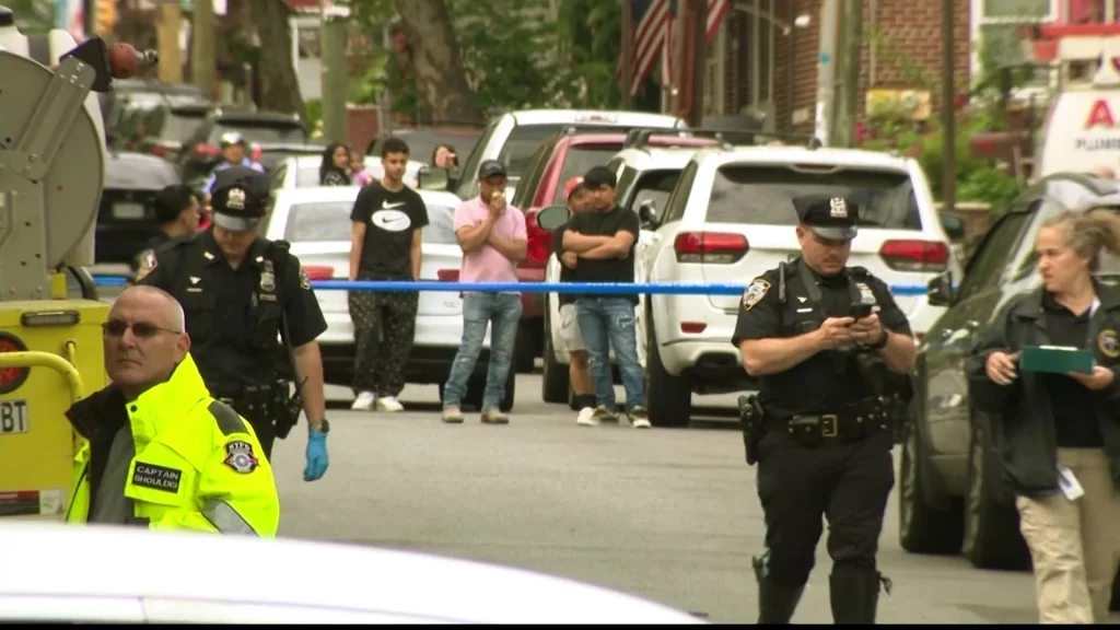 Officials: Man struck and killed by DOT truck in Bay Ridge - News 12 Brooklyn