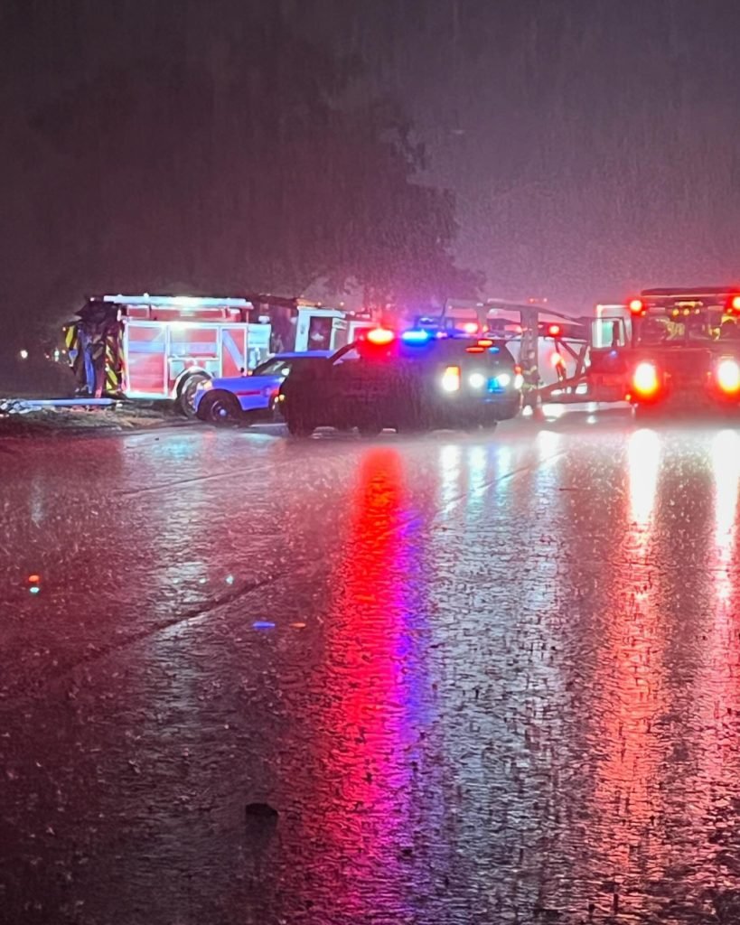 Fire truck hit by tractor-trailer while responding to crash on I-95 in Greenwich - WTNH.com
