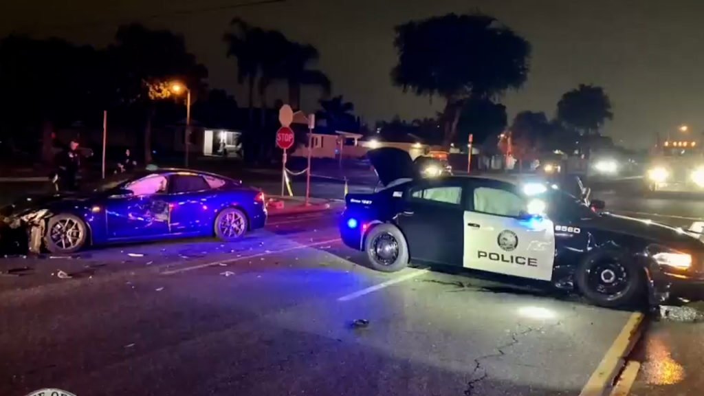 Tesla in 'self-drive' mode crashes into police vehicle in California - FOX 7 Austin